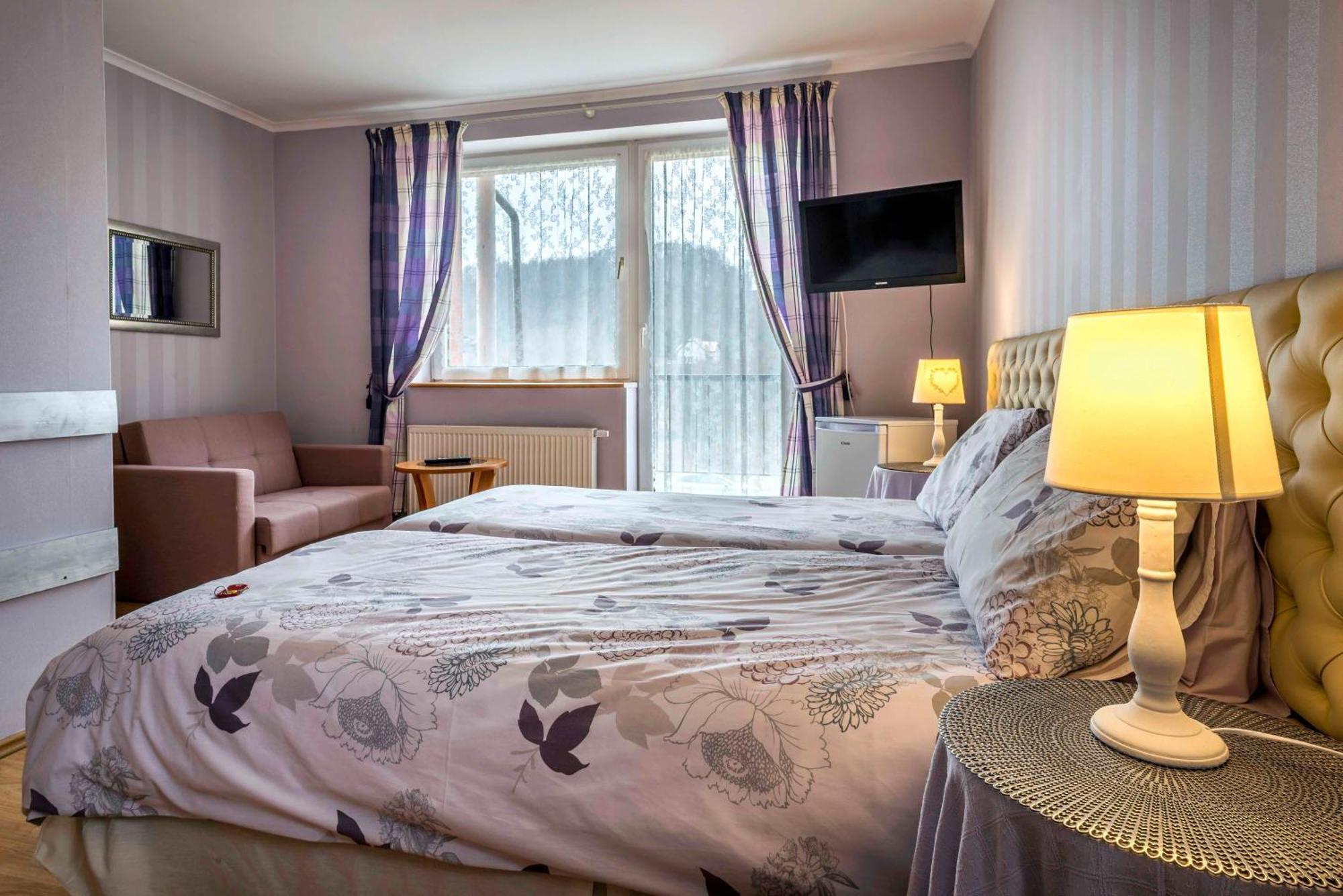 Pensjonat Nad Jeziorem Lakeside Brodnica Dolna Bagian luar foto