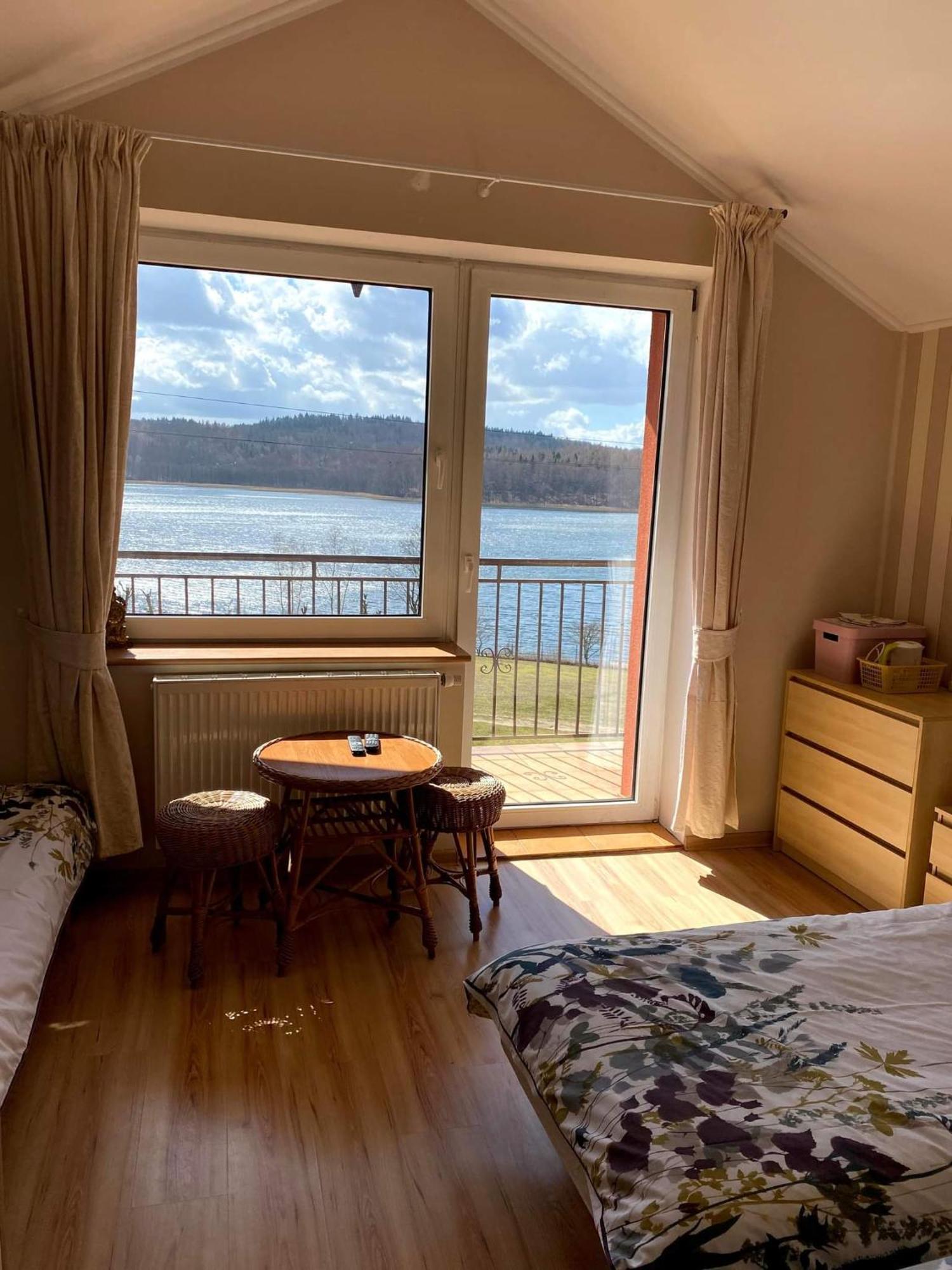 Pensjonat Nad Jeziorem Lakeside Brodnica Dolna Ruang foto