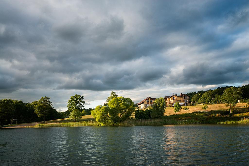 Pensjonat Nad Jeziorem Lakeside Brodnica Dolna Bagian luar foto